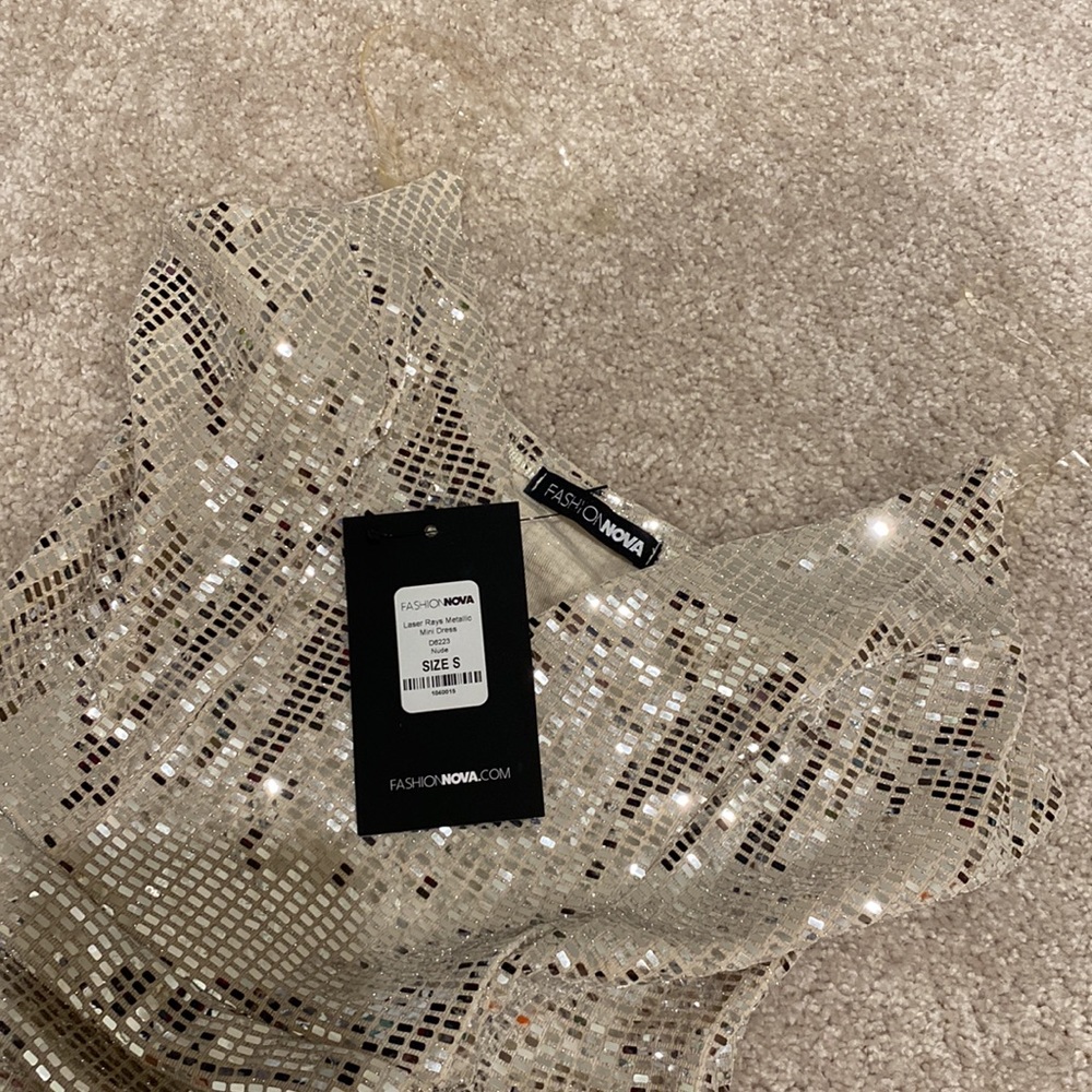 NWT Fashion Nova Laser Rays Metallic Mini Dress, Size S - Picture 3 of 3